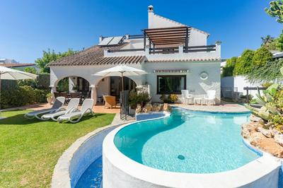 Villa by the beach 5 bedrooms