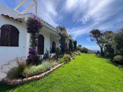 Villa with private pool, amazing sea panorama and private garden