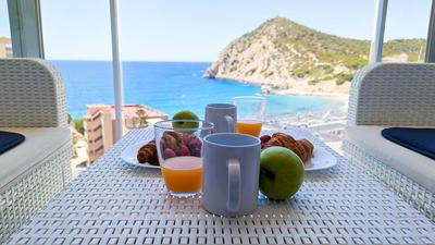 CORNELIA sea view apartment
