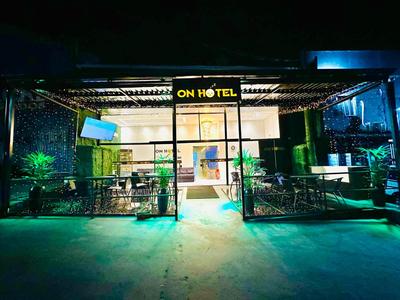 On Park Hotel e Traslado