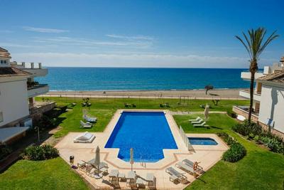 Luxury Beachfront Penthouse Marbella - heated pool & seaviews