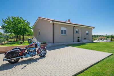 Family holiday house with private pool and playground