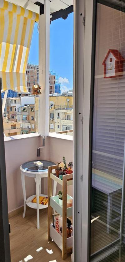 Nuçi's Place 3, cozy 1 bedroom apartment with balcony near Bllok