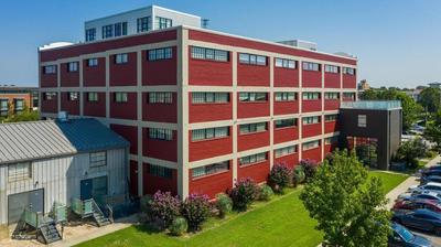Landing at Star Lofts - 2 Bedrooms in Petersburg