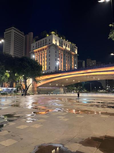 ALTO 26-Mirante luxuoso com banheira no centro SP