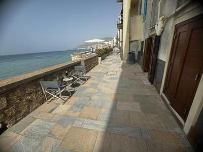 Lato Nord il Blu vista e accesso mare diretto