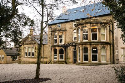 Foxlow Grange by Muse Escapes