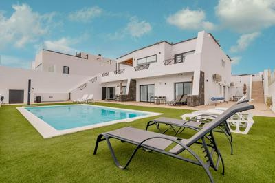SUNSHINE Saltwater heated pool