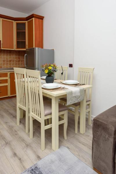 Veliu's Apartment 4