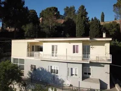 Spacious apartment in Recanati with a 200 m² mountain view