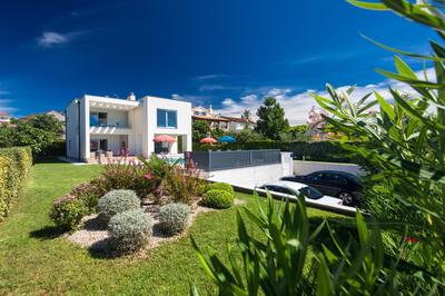 Villa with pool and view
