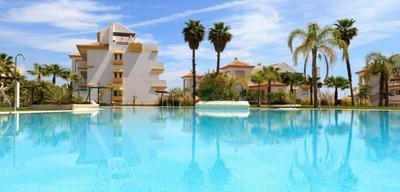 Calanova Grand Golf Residence