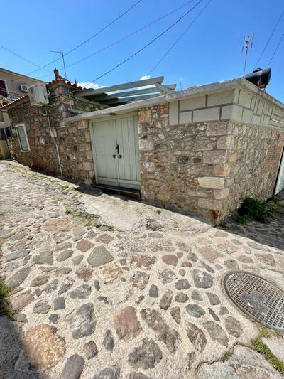 Mantamados stone house