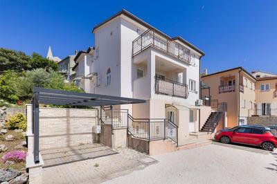 Studio with terrace & sea view