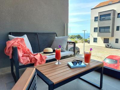 Apartment Victoria - 2 bed apartment with balcony and parking
