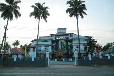 Hotel Savera Park