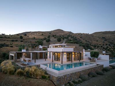 ArtOikia Luxury Villas, By Hellocrete