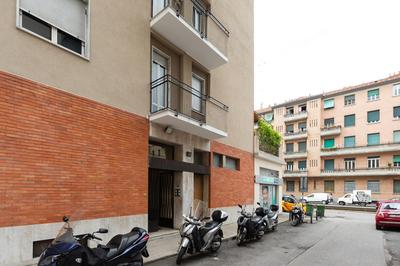 GuestHost - Piazzale Brescia- Cosy Apt with Balcony