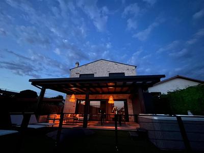 NEW Luxury Feel Good House by the Sea