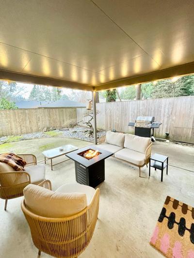 Midcentury Modern Gem - 3bd 2ba