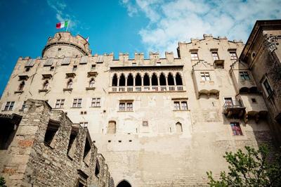 GoldenSuitesItaly I Trento Suite 1 & Garage Privato