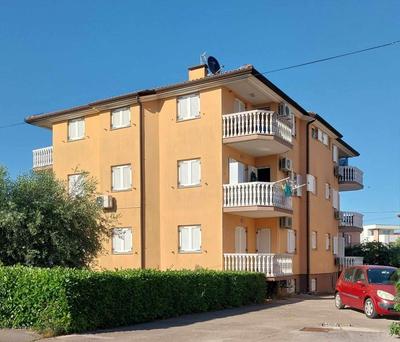 ULA LA apartment