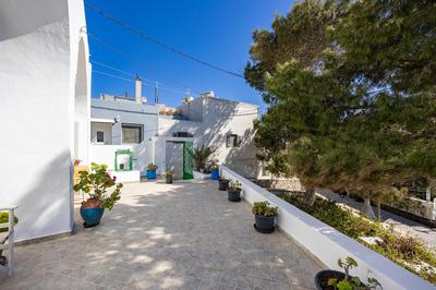 Santorini Amoni house at Pyrgos 2 bdrs 6 pers
