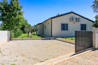 Beautiful Villa Regina with private pool near the sea by WiiBuk