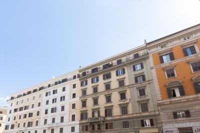Pietroburgo by Rental in Rome