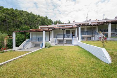 Sunny Breeze Maisonette by RentalsPro - Fourka Beach