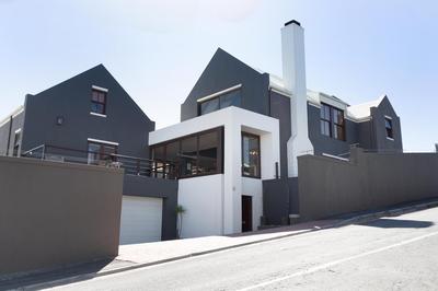 Cape Coastal Villa - Blouberg Village