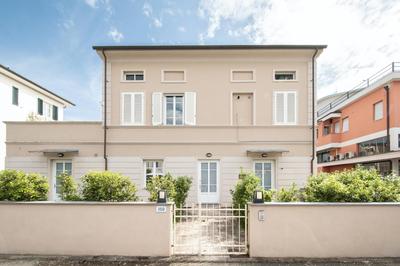 Casa Cantore Close to the Walls