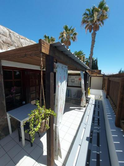 Private Sunny Terrace Studio - Secure Bike or Board Lockup