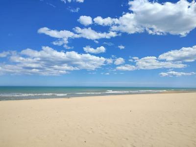 Beach 50meters 2 bedrooms l UG parking l AC l WiFi
