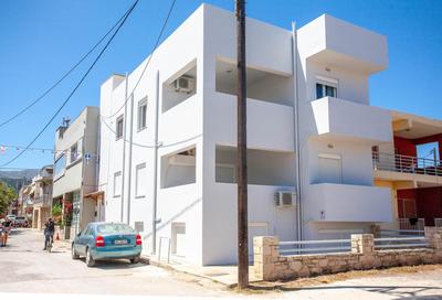 Sunflower apartment by the sea