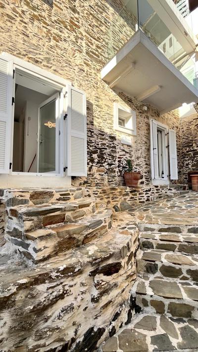 Stone house with roof-top terrace sea at 10 meters