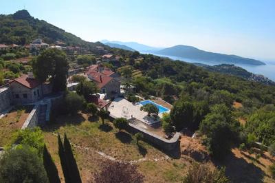Boka Fig Village Rustic luxury with a view & pool