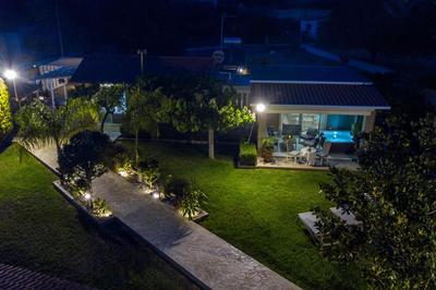 Sea Breeze & Nature villa with pool near the sea