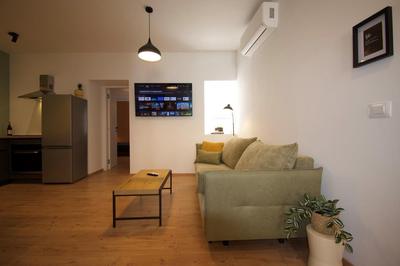 Apartment 150m from Arena Colosseum