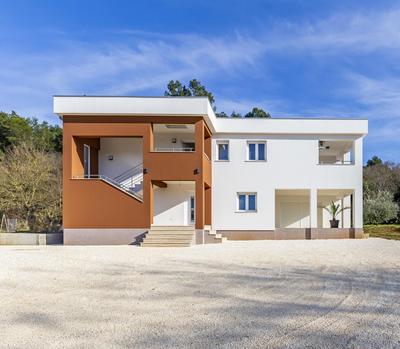 Holiday House emjalemi