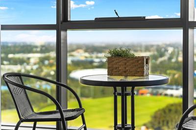 Fabulous view apartment in Sydney Olympic Park