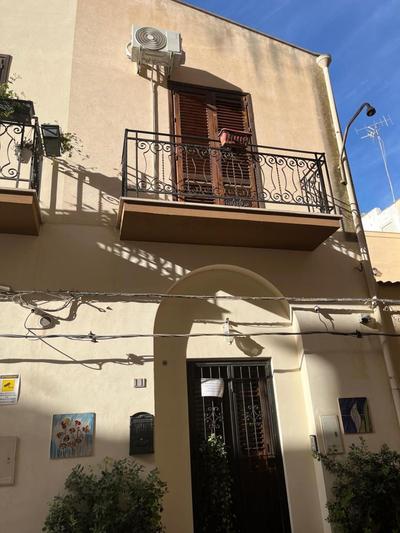 zìSantinaAppartamentoPienoCentro