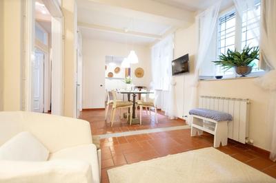 Casa Claudette in center town with terrace