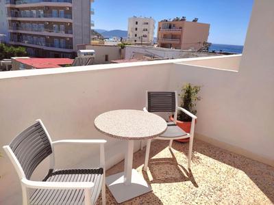 Small apartment (studio) in town with sea view