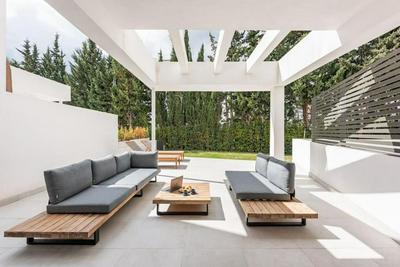 Charming beach home in Estepona west