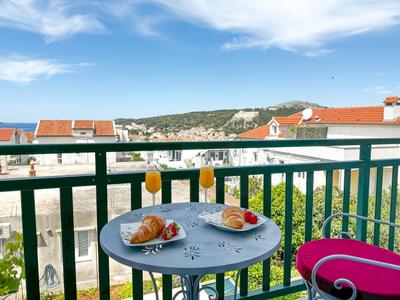 Hvar Sunny hill