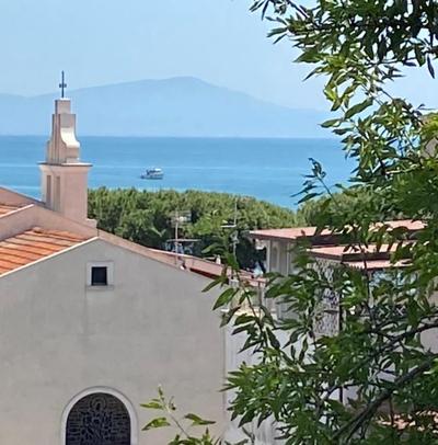Caieta: la casa nella roccia