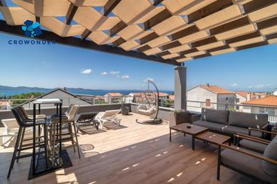 CROWONDER Villa Adriana - Villa with Heated Swimming Pool, Jacuzzi and Sauna