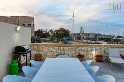 LUX Villa with Private Pool, BBQ & Rooftop Oasis by 360 Estates