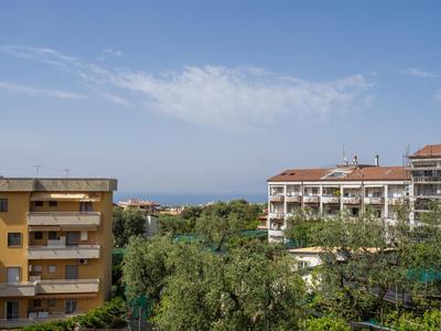 Nonno Angelo - 4 Bedrooms with Free Parking & Seaview Balcony